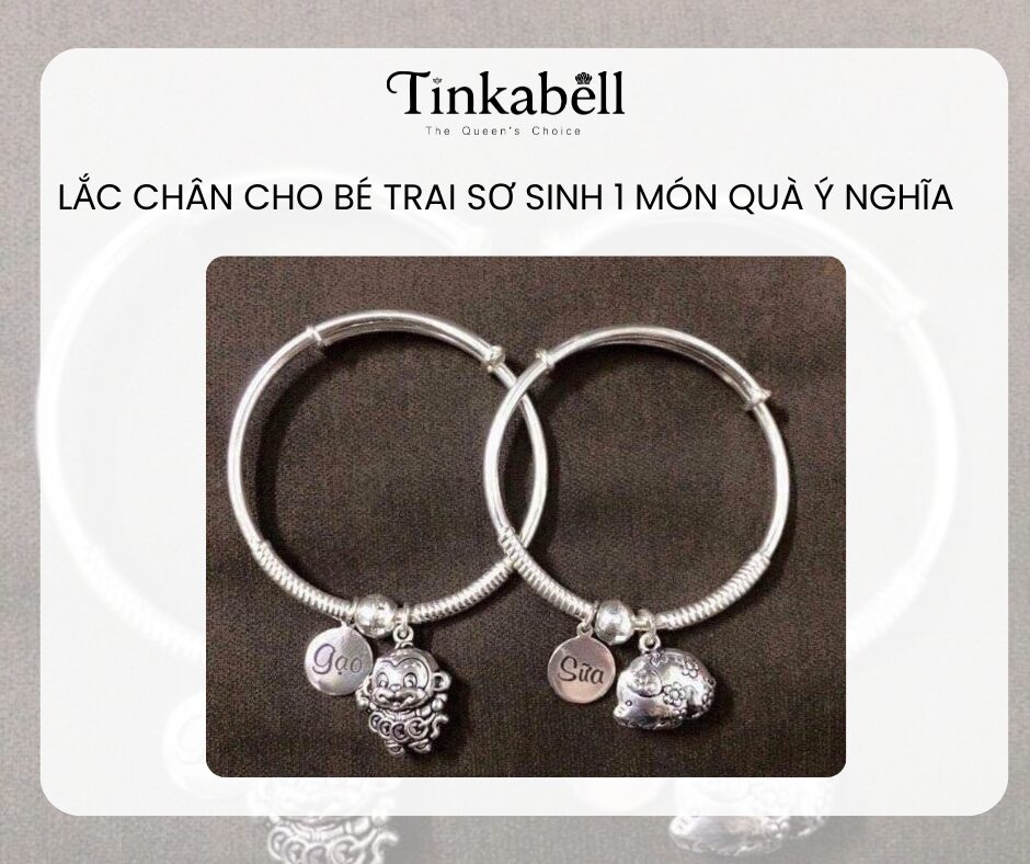 lắc chân cho bé trai sơ sinh