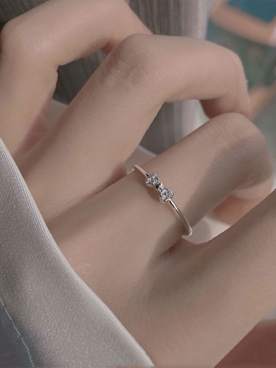 đeo nhẫn ngón trỏ có ý nghĩa gì